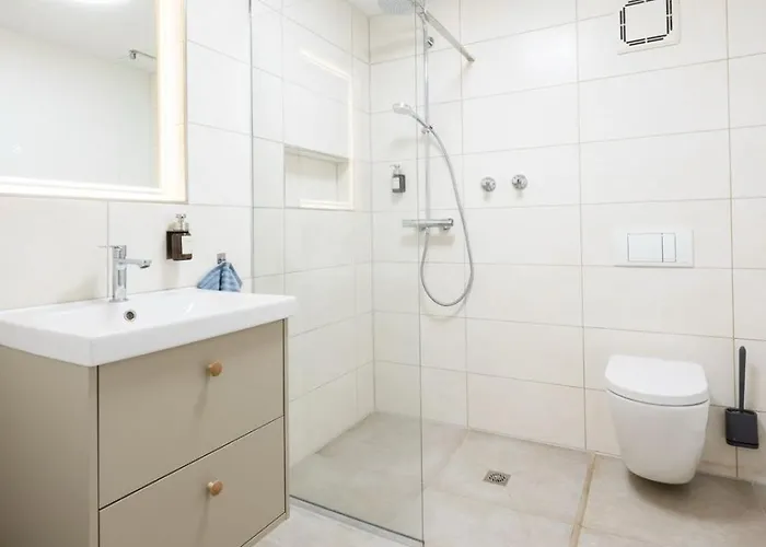 Quiet And 아파트 *